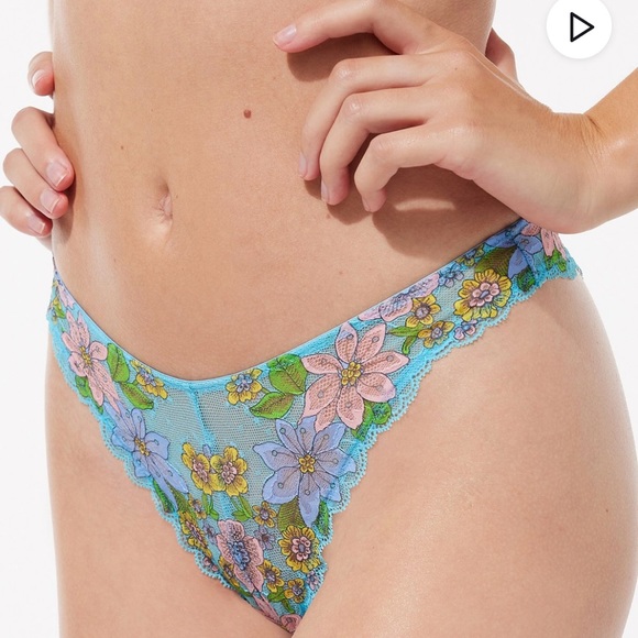 SavageXFenty-Mod Poppy Unlined Lace Balconette Bra & Lace Brazilian Panty (set) - Picture 9 of 10